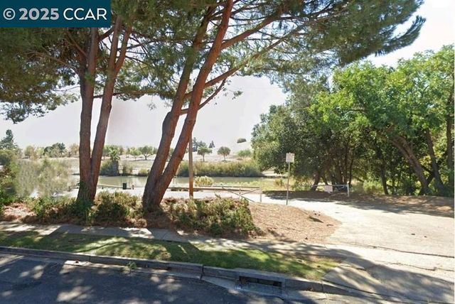 1430 Indian Ln, Concord, CA 94521