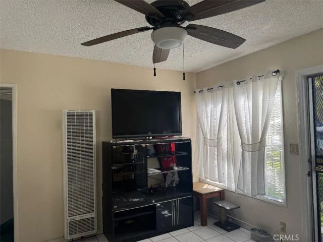 10208 Los Angeles Street, Los Angeles, CA 90003