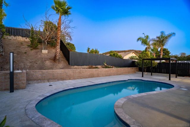 12505 Mustang Dr, Poway, CA 92064