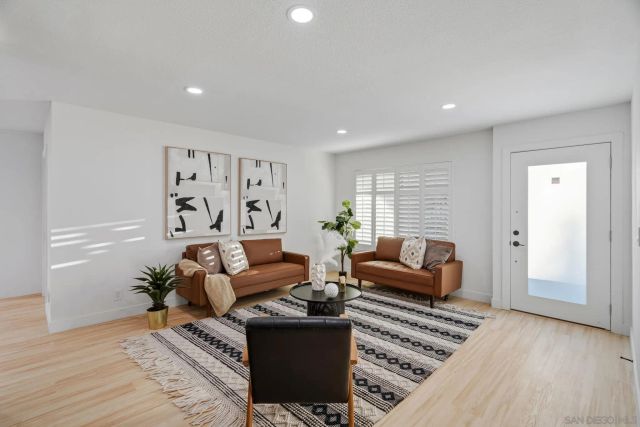 12505 Mustang Dr, Poway, CA 92064