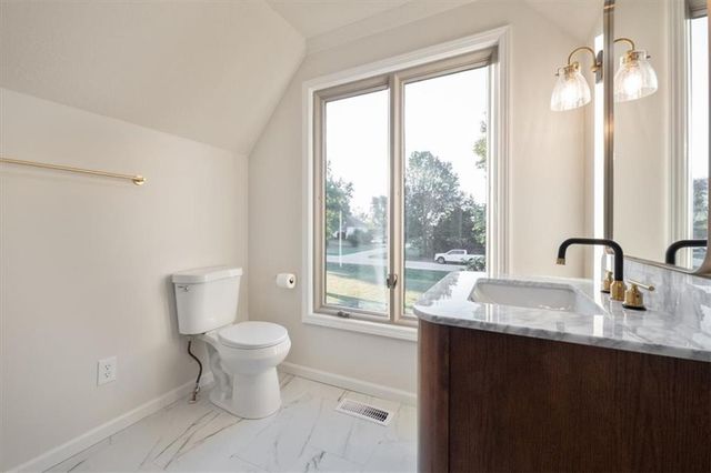 3680 W 194th Street, Stilwell, KS 66085