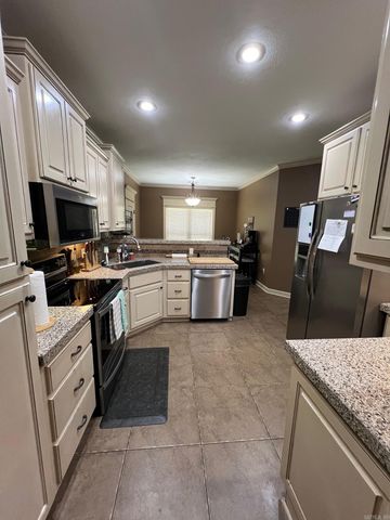 8 Lael Cove, Greenbrier, AR 72058