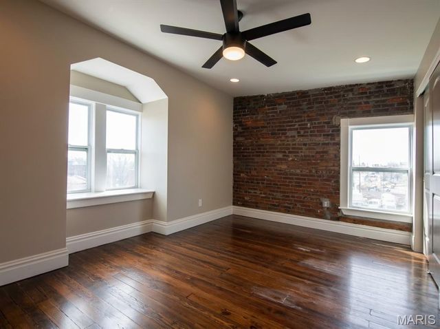 2827 Oregon Avenue, St Louis, MO 63118