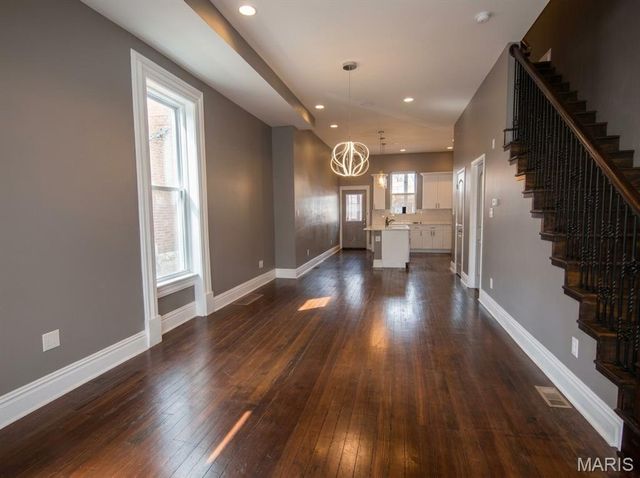 2827 Oregon Avenue, St Louis, MO 63118