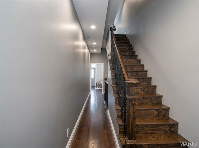 2827 Oregon Avenue, St Louis, MO 63118