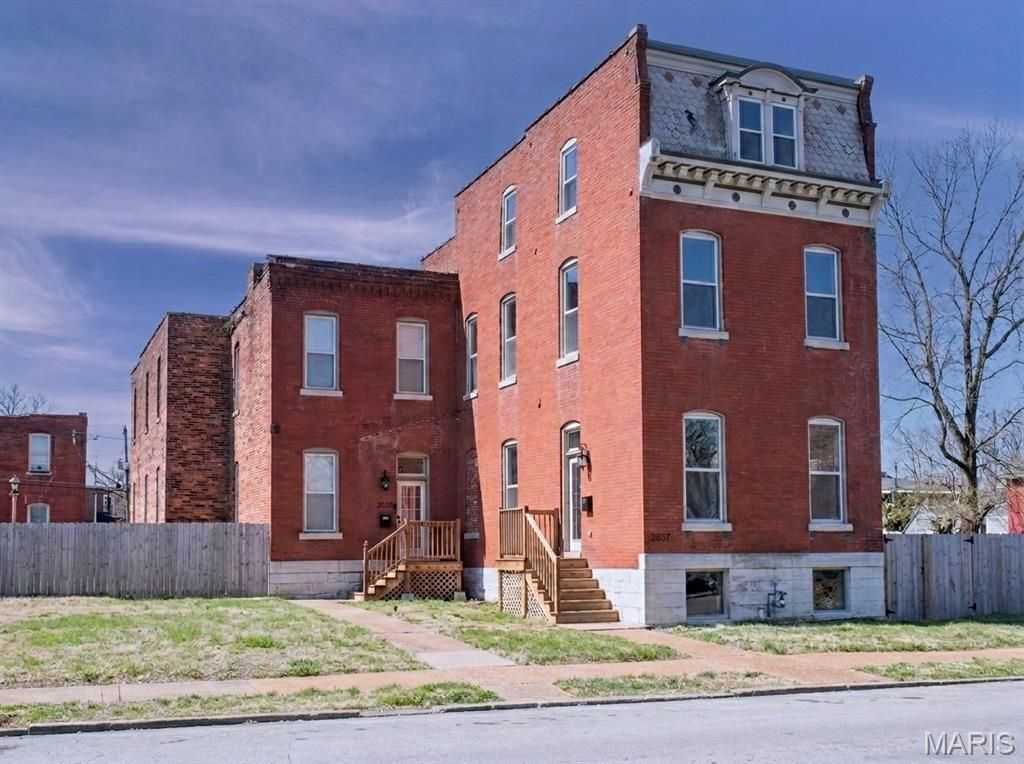 2827 Oregon Avenue, St Louis, MO 63118
