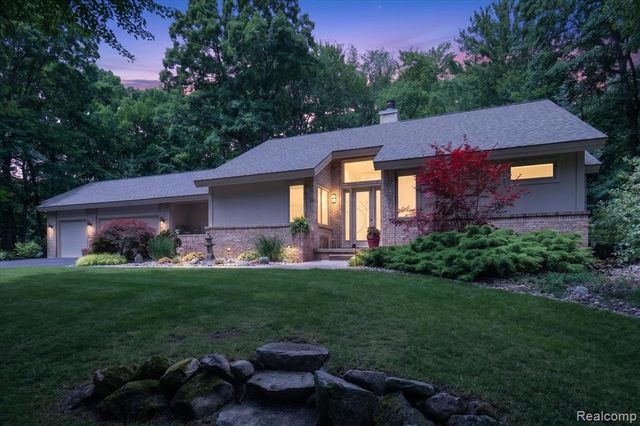 5388 Hartland Road, Fenton, MI 48430