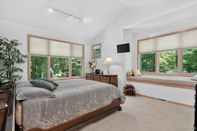 5388 Hartland Road, Fenton, MI 48430
