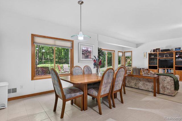 5388 Hartland Road, Fenton, MI 48430