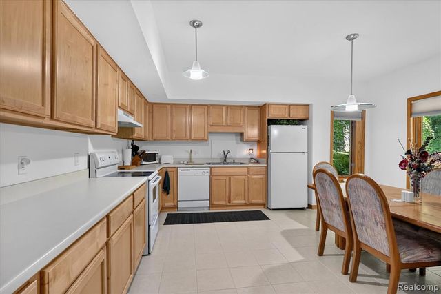 5388 Hartland Road, Fenton, MI 48430