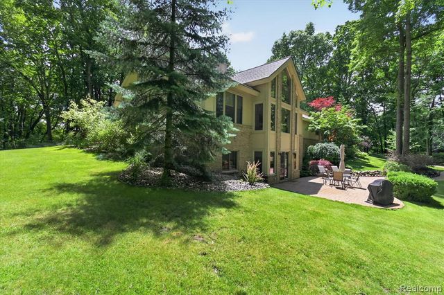 5388 Hartland Road, Fenton, MI 48430