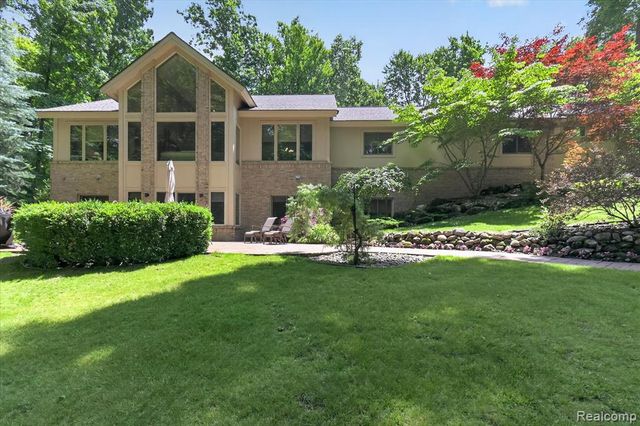 5388 Hartland Road, Fenton, MI 48430