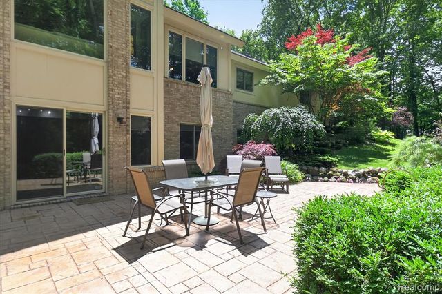 5388 Hartland Road, Fenton, MI 48430