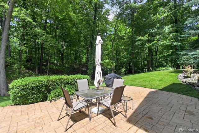 5388 Hartland Road, Fenton, MI 48430