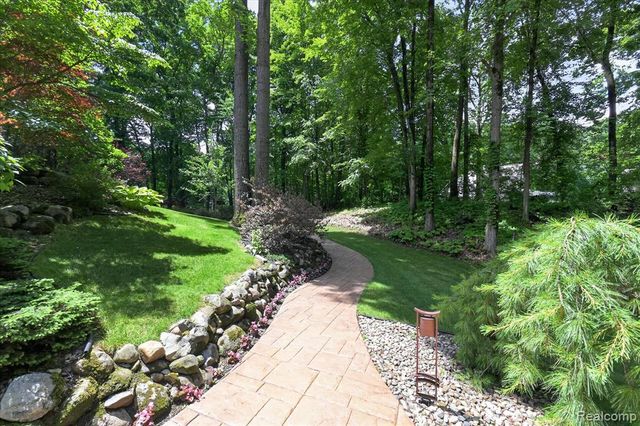 5388 Hartland Road, Fenton, MI 48430