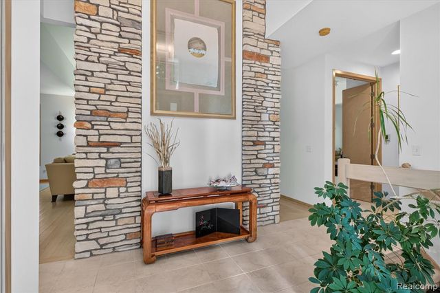 5388 Hartland Road, Fenton, MI 48430