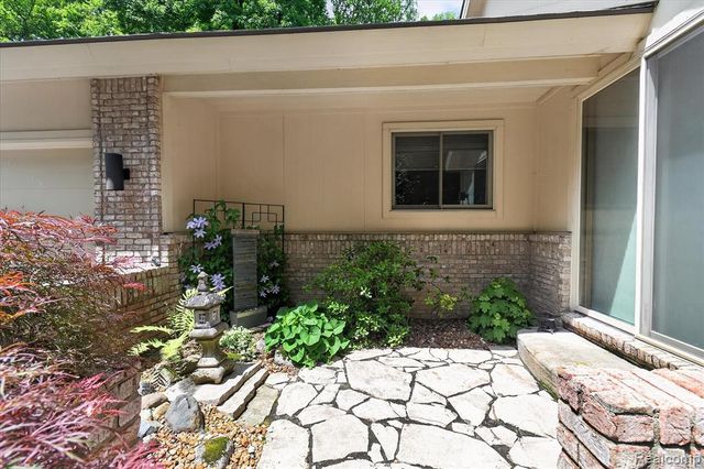 5388 Hartland Road, Fenton, MI 48430