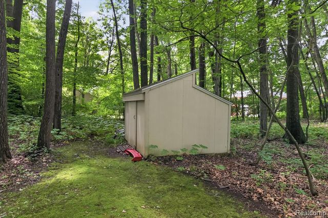 5388 Hartland Road, Fenton, MI 48430