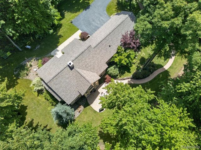 5388 Hartland Road, Fenton, MI 48430