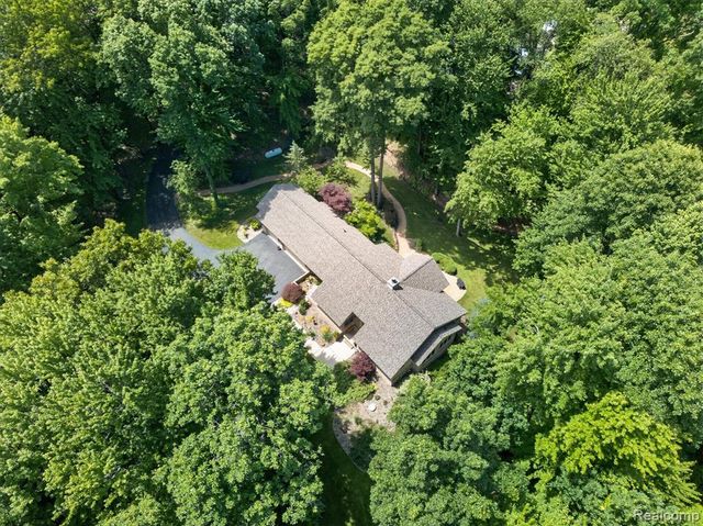 5388 Hartland Road, Fenton, MI 48430