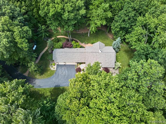 5388 Hartland Road, Fenton, MI 48430