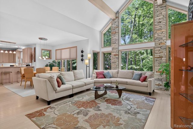 5388 Hartland Road, Fenton, MI 48430