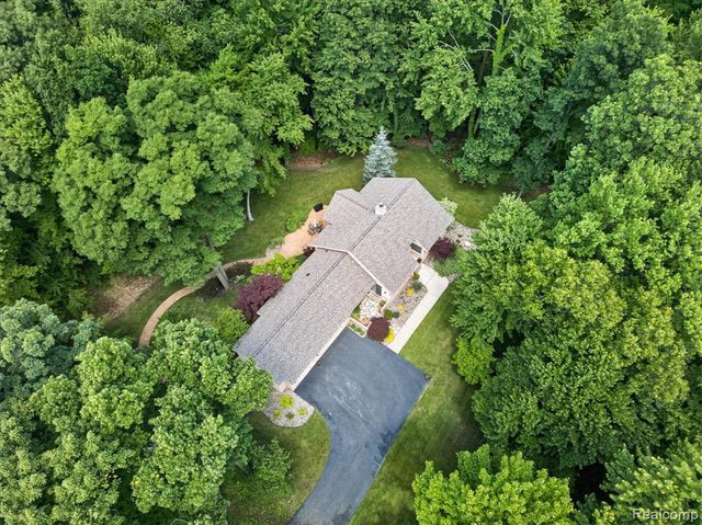 5388 Hartland Road, Fenton, MI 48430