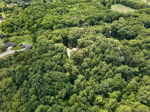 5388 Hartland Road, Fenton, MI 48430