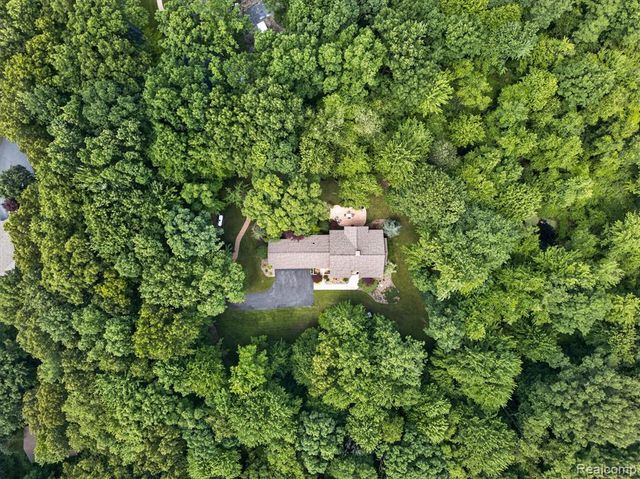5388 Hartland Road, Fenton, MI 48430