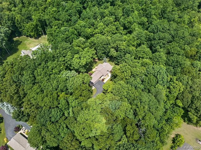 5388 Hartland Road, Fenton, MI 48430