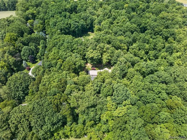 5388 Hartland Road, Fenton, MI 48430