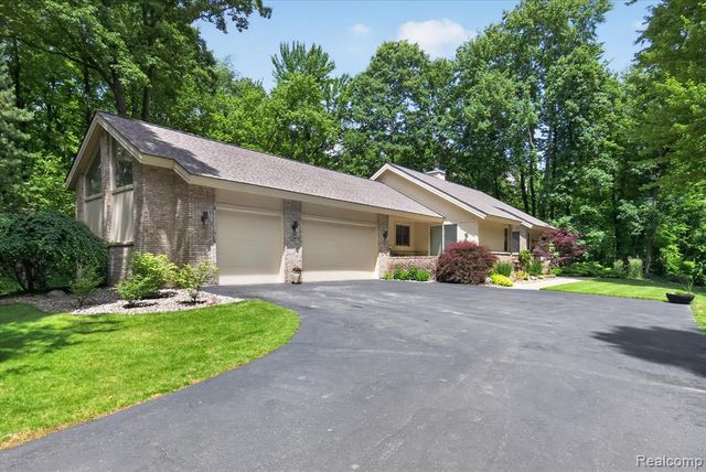 5388 Hartland Road, Fenton, MI 48430