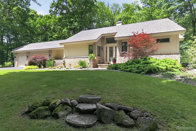 5388 Hartland Road, Fenton, MI 48430