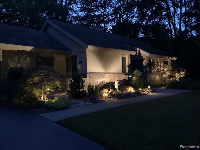 5388 Hartland Road, Fenton, MI 48430