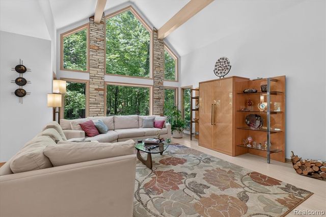 5388 Hartland Road, Fenton, MI 48430