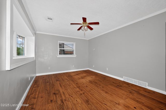 1605 Lou Gene Ave, Louisville, KY 40216