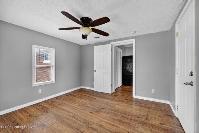 1605 Lou Gene Ave, Louisville, KY 40216