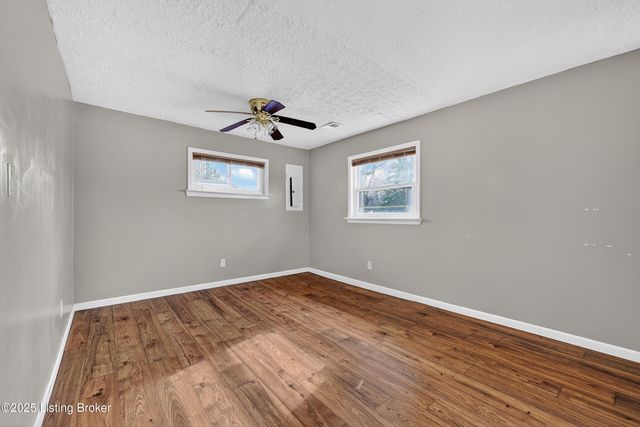 1605 Lou Gene Ave, Louisville, KY 40216