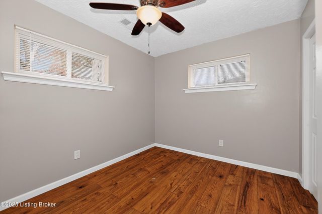 1605 Lou Gene Ave, Louisville, KY 40216