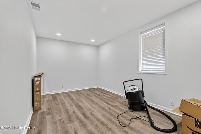 1605 Lou Gene Ave, Louisville, KY 40216