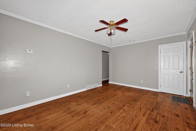 1605 Lou Gene Ave, Louisville, KY 40216