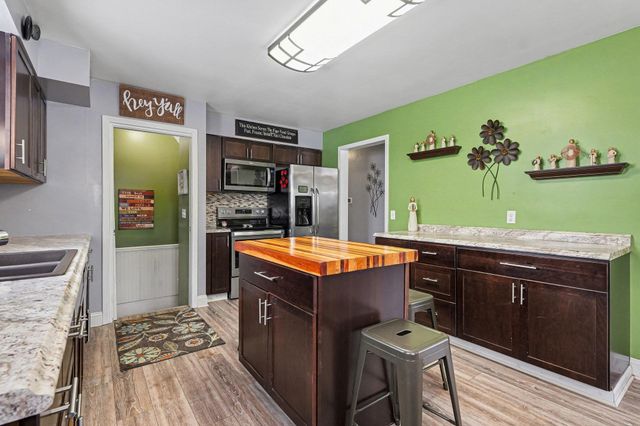 1313 S Barclay Street, Bay City, MI 48706