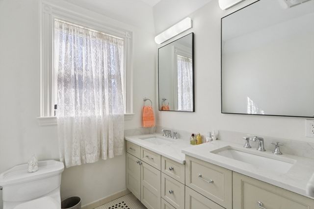 35 Frances St, Melrose, MA 02176