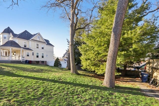 35 Frances St, Melrose, MA 02176