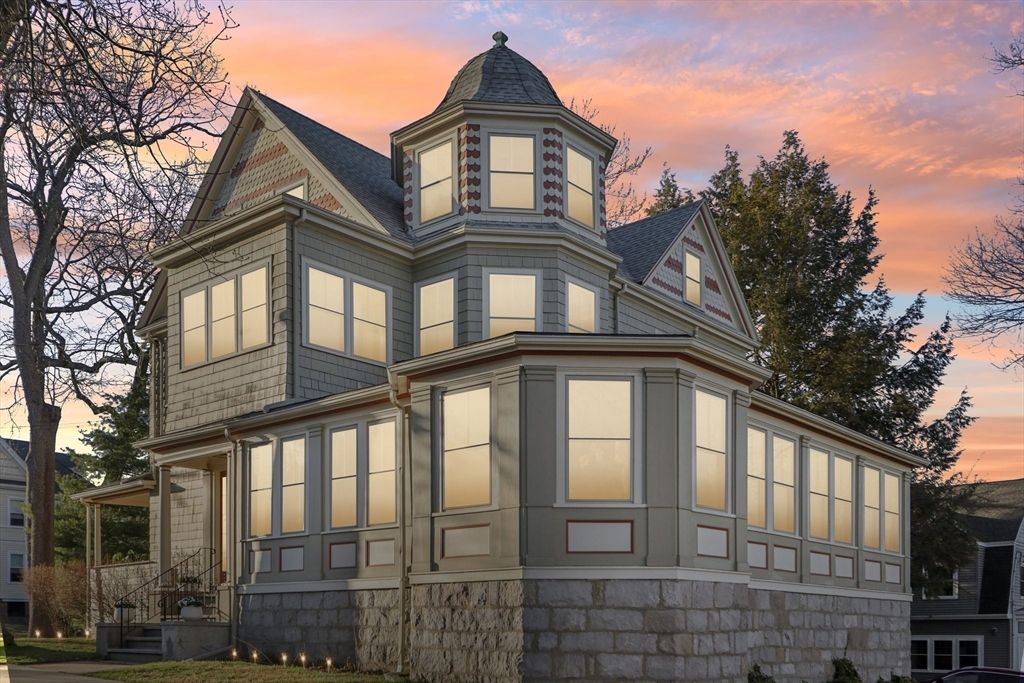 35 Frances St, Melrose, MA 02176