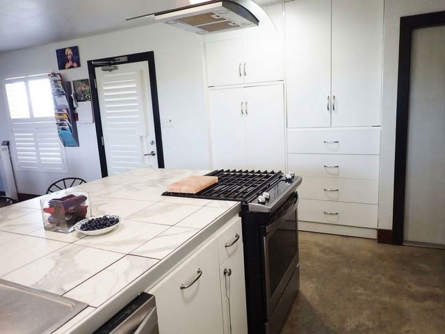 142 Zimmerhanzel Road, Flatonia, TX 78941