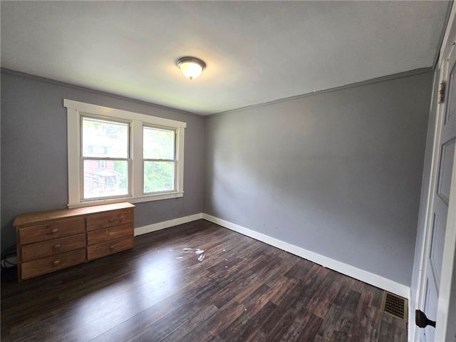 231 Connecticut Ave, Clairton, PA 15025