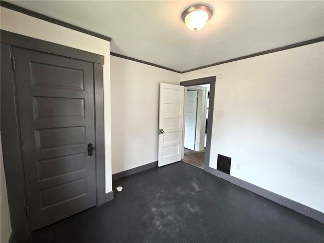 231 Connecticut Ave, Clairton, PA 15025