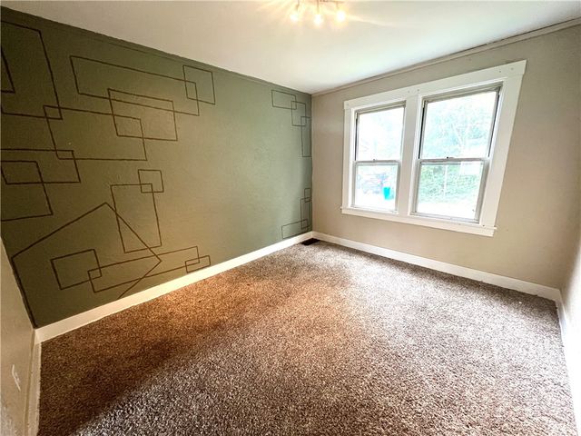 231 Connecticut Ave, Clairton, PA 15025