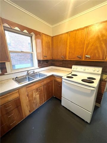 231 Connecticut Ave, Clairton, PA 15025